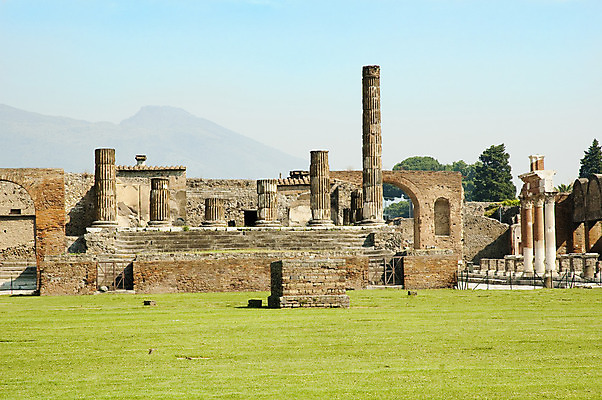 포토 JPG 해외이미지 외관 벽 건축양식 유물 벽돌 사람없음 내부 건물 문 이탈리아 수확 기둥 사찰 역사 입장 아치 대문 대리석 로마인 바실리카 옛날 정문 지원 포럼 해외202004 해외포토 전통 건축물 건축 유럽 농업 재료 종교건축 인종 토론 파일형식 이미지허브