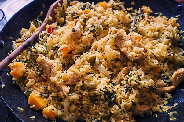 포토 JPG 해외이미지 전통 접시 음식 백그라운드 채소 탁자 밥 건강 육류 돼지고기 요리 사람없음 노란색 식당 식사 저녁식사 치킨 미국 소고기 맛 향신료 레시피 쿠바 공화국 다진 스페인어 해외202004 해외포토 식기 나라 컬러 가구 컨셉 북아메리카 식재료 상점 중앙아메리카 닭고기요리 향미료 파일형식 이미지허브