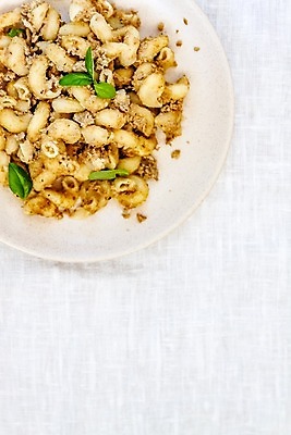 포토 JPG 해외이미지 전통 접시 음식 백그라운드 포크 부분 탁자 양파 파스타 건강 육류 요리 사람없음 식사 이탈리아 소고기 흰색 신선 뜨거움 정상 향신료 국수 준비 유기농 냅킨 해군 선원 후추 점심식사 고립 다진 러시아인 마카로니 볼로냐 소비에트 전국 스타일 해외202004 해외포토 서양인 식기 웰빙 유럽 컬러 가구 채소 식재료 군대 서양음식 면류 파스타면 향미료 파일형식 이미지허브