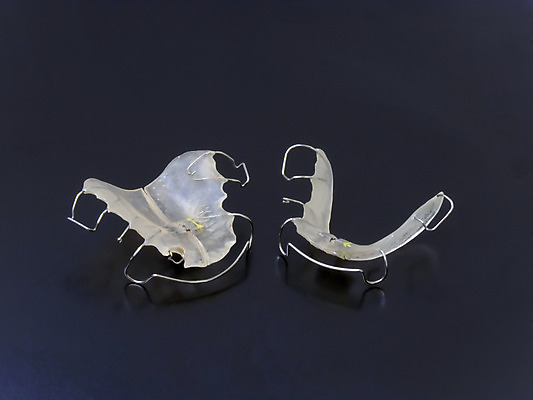 포토 JPG 해외이미지 사람없음 약 금속 화장품 장비 치아 은색 플라스틱 치과의사 업그레이드 치아교정 해외202004 해외포토 컬러 의학 재질 뷰티 의사 소화기관 교정 파일형식 이미지허브