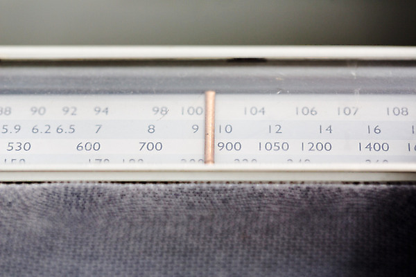 포토 JPG 해외이미지 배너 음악 파도 노래 모바일 경사 사람없음 파티 확성기 소리 듣기 수확 골동품 뉴스 닫기 역 오브젝트 수화기 싱글 라디오 질감 복고 오디오 방송 아날로그 스테레오 때리기 뮤지컬 옛날 채널 파스텔톤 스타일 해외202004 해외포토 바다 컬러 농업 교통시설 모션 문화예술 이벤트 전자제품 전화기 파일형식 이미지허브