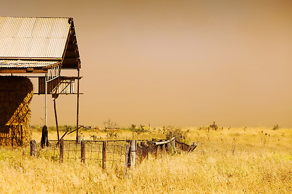 포토 JPG 해외이미지 여행 밭 자연 하늘 바람 날씨 건조 풍경 사람없음 야외 농장 환경 시골 호주 볏짚 먼지 폭풍 헛간 유지 해외202004 해외포토 자연요소 농업 오세아니아 짚 생태계 저장고 파일형식 이미지허브