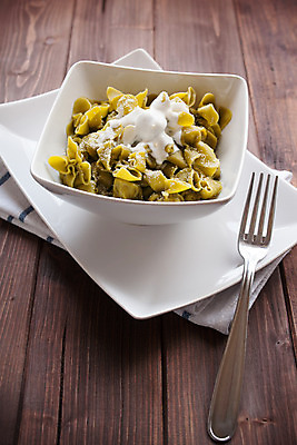 포토 JPG 해외이미지 접시 음식 포크 파스타 요리 사람없음 초록색 계란 식사 저녁식사 맛 먹이 크림 시금치 버터 점심식사 폭식 세이지 채식주의자 핸드메이드 해외202004 해외포토 식기 컬러 컨셉 채소 서양음식 알 채식 파일형식 이미지허브