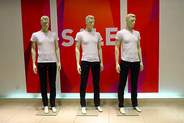 포토 JPG 해외이미지 모델 드레스 옷 남자 바지 창문 유리 3 사람없음 빛 반사 유행 세일 상점 마네킹 디자이너 쇼핑몰 쇼 소매 지휘대 스타일 해외202004 해외포토 직업 재질 하의 사람 파일형식 이미지허브