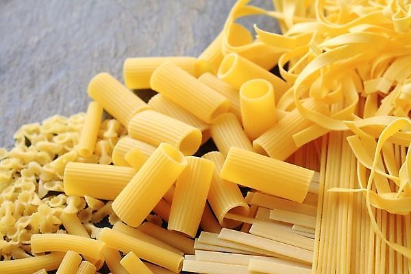 포토 JPG 해외이미지 유럽 백그라운드 파스타 건강 스파게티 종류 사람없음 노란색 껍질 선택 밀 파르팔레 펜네 많음 탈리아텔레 해외202004 해외포토 나라 컬러 컨셉 곡류 서양음식 파스타면 파일형식 이미지허브