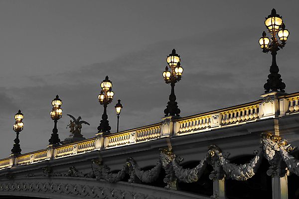 포토 JPG 해외이미지 가로등 건축양식 조명 풍경 사람없음 야외 빛 프랑스 야간 파리_프랑스 알렉상드르3세교 해외202004 해외포토 자연요소 공공시설 건축 유럽 다리_건축물 파일형식 이미지허브