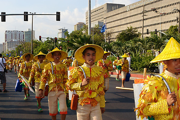 포토 JPG 해외이미지 전통 남자 아시아 문화 여행 거리 사람 인종 이벤트 사람없음 장식 파티 상점 축제 경쟁 공연 댄서 축하 춤 그룹 군중 부족 국회 필리핀사람 해외202004 해외포토 직업 나라 컨셉 문화예술 파일형식 이미지허브
