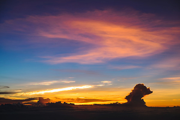 포토 JPG 해외이미지 구름 여행 백그라운드 날개 오렌지 창문 교통시설 자연 하늘 비행기 안테나 사람없음 파란색 태양 일몰 분위기 항공 상승 제트기 대패 수평선 해외202004 해외포토 자연요소 컬러 교통 컨셉 과일 통신 항공교통 대중교통 노을 시설 생태계 파일형식 이미지허브