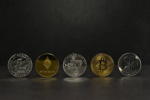 포토 JPG 해외이미지 모양 물결 백그라운드 컨셉 돈 인터넷 비즈니스 그래프 사람없음 금융 달리기 디지털 동전 웹 네트워크 시장 황금 암호 사이버 심볼 무역 투자 상업 전자 토막 전자상거래 가상 가상화폐 해외202004 해외포토 산업 모션 경제 재산 파일형식 이미지허브