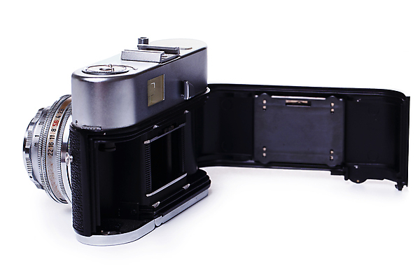 포토 JPG 해외이미지 실내 사람없음 오픈 오브젝트 흰배경 복고 필름카메라 해외202004 해외포토 백그라운드 내부 카메라 흰색 파일형식 이미지허브