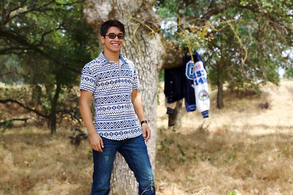 포토 JPG 해외이미지 나무 공원 남자 행복 안경 얼굴 학교 자연 한명 미소 사람 동양인 소년 성인 야외 10대 초록색 여름 청춘 선글라스 맑음 재킷 흰색 히스패닉 해외202004 해외포토 식물 1 잡화 계절 공공시설 교육 감정 어린이 컬러 컨셉 청소년 날씨 표정 인종 신체부위 외투 생태계 파일형식 이미지허브