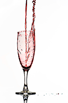 포토 JPG 해외이미지 와인잔 유리 사람없음 빨간색 세로 와인 알코올 액체 맛 만취 슛 분무기 스플래쉬 해외202004 해외포토 컬러 컨셉 술잔 재질 주류 술취함 파일형식 이미지허브