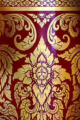 포토 JPG 해외이미지 전통 아시아 문화 태국 미술 사람없음 장식 빨간색 갈색 골동품 깃발 기둥 황금 심볼 대나무 묘사 그림 강렬 옛날 핸드메이드 해외202004 해외포토 나무 건축 나라 컬러 문화예술 파일형식 이미지허브