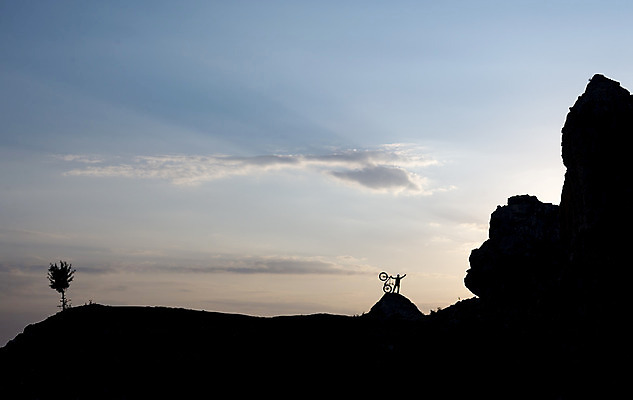 포토 JPG 해외이미지 행복 스포츠 사람없음 운동 자전거 기쁨 무대 산악지대 해외202004 해외포토 감정 산 건강 바이크 파일형식 이미지허브