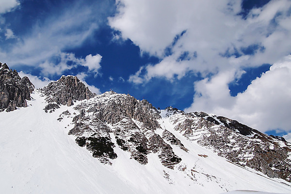 포토 JPG 해외이미지 주간 구름 자연 하늘 산 파노라마 사람없음 햇빛 얼음 오스트리아 언덕 자연백그라운드 해외202004 해외포토 자연요소 유럽 백그라운드 촬영기법 태양 생태계 파일형식 이미지허브