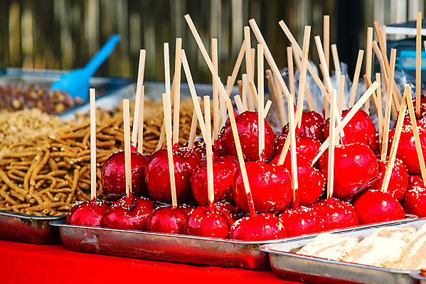 포토 JPG 해외이미지 디저트 사탕 사람없음 빨간색 막대기 달콤 사과 해외202004 해외포토 음식 컬러 과일 맛 파일형식 이미지허브