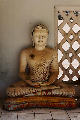 포토 JPG 해외이미지 1 전통 아시아 종교 문화 벽 조각 여행 불교 건축양식 창문 미술 동양인 사람없음 야외 건물 조각상 노란색 침묵 흰색 사찰 작음 심볼 묘사 진흙 동쪽 그런지 방치 숭배 스리랑카 옛날 해외202004 해외포토 건축물 건축 나라 컬러 종교건축 문화예술 인종 조형물 소리 크기 방향 파일형식 이미지허브