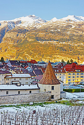 포토 JPG 해외이미지 외관 유럽 여행 겨울 건축양식 휴가 산 거리 풍경 사람없음 건물 도시풍경 여행객 일출 탑 계곡 도시 센터 중세 역사 재산 스위스 알프스 포도밭 타운 첨탑 옛날 해외202004 해외포토 건축물 계절 건축 나라 밭 사람 금융 노을 파일형식 이미지허브
