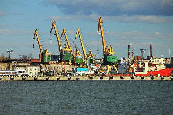 포토 JPG 해외이미지 주간 바다 하늘 사람없음 야외 중장비 조선소 기중기 산업시설 산업현장 해외202004 해외포토 자연요소 산업 산업장비 파일형식 이미지허브