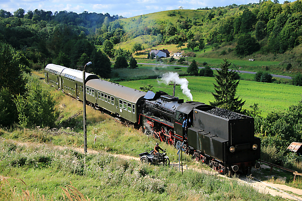 포토 JPG 해외이미지 주간 풍경 사람없음 야외 기차 시골 증기기관차 해외202004 해외포토 자연요소 육상교통 대중교통 파일형식 이미지허브