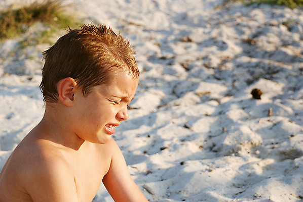 포토 JPG 해외이미지 백인 남자 감정 아들 얼굴 어린이 가족 한명 사람 소년 고통 슬픔 흰색 표현 아기 입 찡그림 좌절 울음 작음 눈물 걸음마 결백 고립 우울증 천진난만 해외202004 해외포토 서양인 1 컬러 컨셉 관계 모션 표정 신체부위 질병 크기 파일형식 이미지허브