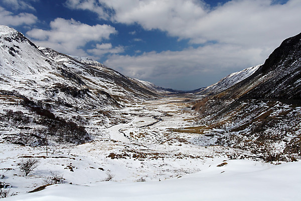 포토 JPG 해외이미지 계절 공원 백그라운드 겨울 자연 하늘 영국 웨일즈 산 풍경 사람없음 강 주방 계곡 추위 흰색 신선 언덕 서리 북쪽 내추럴 전국 눈내림 스노도니아 해외202004 해외포토 공공시설 유럽 컬러 눈 방향 생태계 파일형식 이미지허브