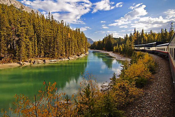 포토 JPG 해외이미지 나무 구름 캐나다 교통시설 자연 하늘 산 풍경 사람없음 야외 관광지 강 미국 기차 북쪽 앨버타 로키산맥 해외202004 해외포토 자연요소 식물 육상교통 여행 교통 북아메리카 대중교통 방향 시설 생태계 파일형식 이미지허브