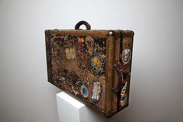 포토 JPG 해외이미지 여행 사람없음 라벨 여행가방 장비 짐 멀리 고립 구식 옛날 해외202004 해외포토 가방 프레임 파일형식 이미지허브