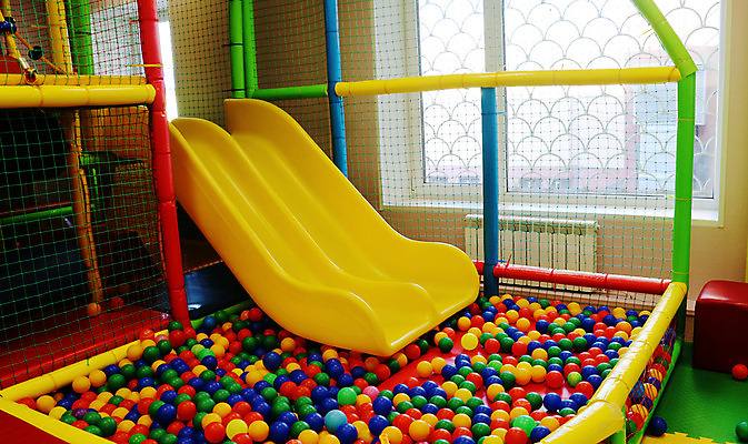 포토 JPG 해외이미지 교육 어린이 가구 무지개 공 학교 놀이 주택 실내 창조 사람없음 내부 장식 컬러풀 장난감 운동 우주 유치원 활발 방 장비 게임 아기 미끄럼틀 놀이터 플라스틱 언덕 오르기 해외202004 해외포토 자연요소 컬러 생활용품 컨셉 모션 재질 건강 사람 건물 놀이기구 파일형식 이미지허브