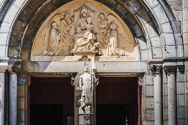 포토 JPG 해외이미지 유럽 종교 건축양식 휴가 사람없음 교회 항구 회색 프랑스 도시 역사 재산 역 종탑 옛날 정문 해외202004 해외포토 건축 나라 컬러 종교건축 교통시설 건물 금융 문 탑 파일형식 이미지허브