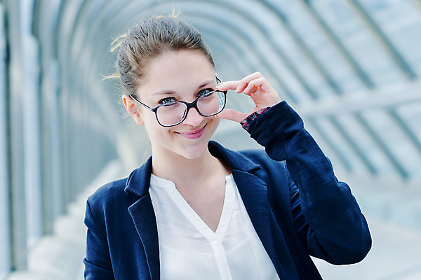 포토 JPG 해외이미지 백인 직업 라이프스타일 긴머리 웰빙 행복 안경 여유 선 회사 비즈니스 통신 성공 휴식 노동자 한명 사람 금발 사무실 평화 귀여움 침묵 흰색 업무 작업 비즈니스우먼 달콤 긍정 조용 해외202004 해외포토 서양인 1 헤어스타일 잡화 여자 감정 컬러 컨셉 생활 소리 직장인 맛 파일형식 이미지허브