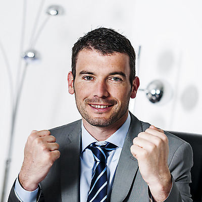 포토 JPG 해외이미지 백인 직업 1 응시 남자 얼굴 생각 비즈니스 사업가 성공 아이디어 한명 서기 사람 정장 우주 꿈 최고 비즈니스맨 자신감 닫기 중앙 종업원 스마트 호기심 경영자 경영 골 배려 정중 카피스페이스 해외202004 해외포토 서양인 시선 옷 감정 컨셉 모션 신체부위 공백 직장인 리더 파일형식 이미지허브