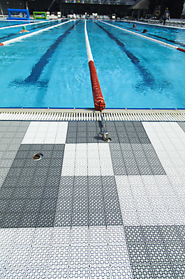 포토 JPG 해외이미지 라이프스타일 디자인 길 스포츠 건축양식 하늘 호텔 휴가 휴식 바닥 주택 실내 건강 사람 소년 사람없음 야외 목재 물 여름 파란색 빛 반사 정원 수영 스파 경쟁 젖음 투명 고급 갑판 빌라 휴양지 해외202004 해외포토 자연요소 나무 계절 남자 건축 어린이 컬러 컨셉 배_교통 재료 숙소 내부 건물 생활 장소 수상스포츠 파일형식 이미지허브