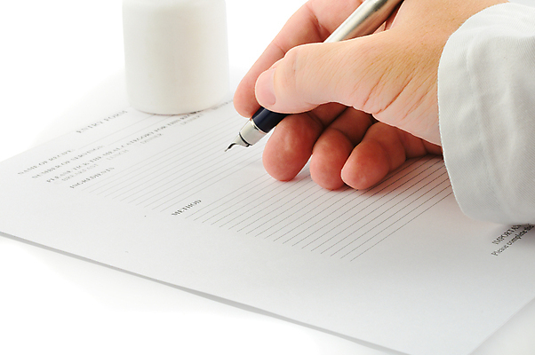 포토 JPG 해외이미지 라이프스타일 손 웰빙 종이 백그라운드 컨셉 손가락 잉크 아이디어 기술 손바닥 사람 사람없음 펜 쪽지 침묵 환자 의사 긴급 기록 신선 우아함 질병 매끈함 유혹 비밀 편지 오브젝트 서비스 사인 서식 문서 파일 처방 레시피 돌봄 해외202004 해외포토 의학 모션 생활 신체부위 필기구 소리 의료진 감각 파일형식 이미지허브