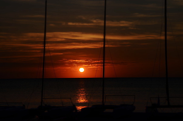 포토 JPG 해외이미지 구름 실루엣 바다 여행 백그라운드 자연 하늘 풍경 사람없음 야외 물 여름 태양 일몰 보트 자메이카 해외202004 해외포토 자연요소 계절 북아메리카 배_교통 촬영기법 노을 생태계 파일형식 이미지허브