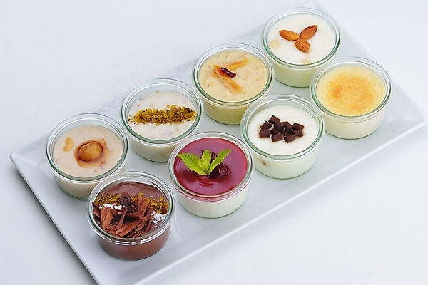 포토 JPG 해외이미지 쟁반 실내 종류 사람없음 여러개 다양 흰배경 푸딩 해외202004 해외포토 다수 백그라운드 디저트 내부 흰색 파일형식 이미지허브