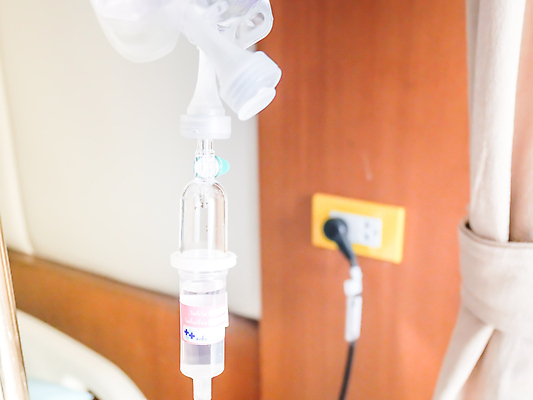 포토 JPG 해외이미지 건강 병원 사람없음 치료 빛 약 방 장비 흐름 환자 긴급 액체 수술 떨어짐 질병 튜브 주사약 외과 테라피 느림 해결 병실 펌프 돌봄 투입 해외202004 해외포토 컨셉 의학 모션 뷰티 파일형식 이미지허브