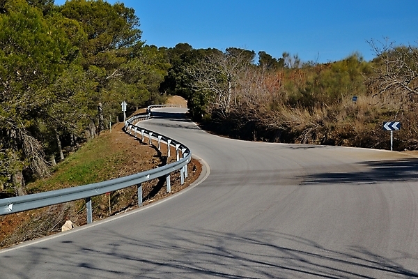 포토 JPG 해외이미지 구름 유럽 도로 자연 산 파노라마 사람없음 도시풍경 도시 스페인 작음 언덕 스페인어 안달루시아 해외202004 해외포토 자연요소 나라 길 교통시설 촬영기법 풍경 크기 생태계 파일형식 이미지허브