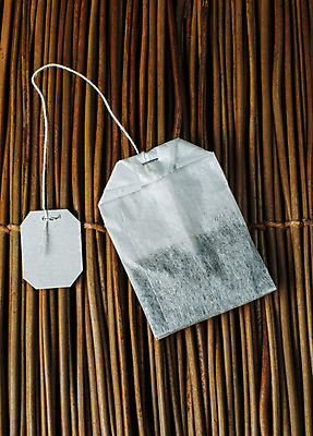 포토 JPG 해외이미지 티타임 실내 사람없음 차 티백 나무발 해외202004 해외포토 음료 휴식 내부 차_음료 파일형식 이미지허브