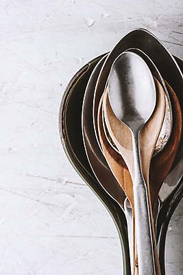 포토 JPG 해외이미지 식기 가구 백그라운드 가정 탁자 주방용품 스테이크 요리 사람없음 목재 세로 세트 쌓기 주방 식당 숟가락 장비 흰색 혼합 작음 큼 스크래치 모음 흙더미 옛날 많음 해외202004 해외포토 나무 컬러 생활용품 컨셉 재료 모션 서양음식 수저 한글 상점 흙 크기 파일형식 더미 이미지허브