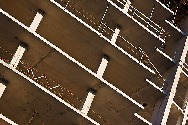 포토 JPG 해외이미지 하늘 새로움 사람없음 건물 계단 도시 땅 아래 기중기 해외202004 해외포토 건축물 컨셉 중장비 방향 위치 파일형식 이미지허브