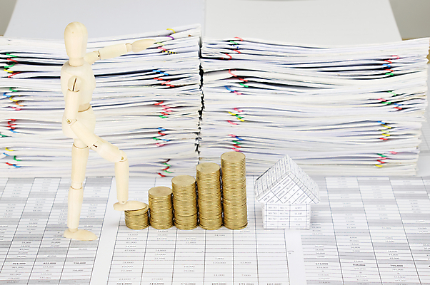 포토 JPG 해외이미지 종이 비즈니스 성공 설계 주택 사람없음 목재 쌓기 동전 자료 흰색 업무 황금 인쇄 보고서 문서 투자 영수증 시트 계좌 옛날 해외202004 해외포토 나무 컬러 컨셉 돈 재료 모션 건물 금융 작업 파일형식 이미지허브