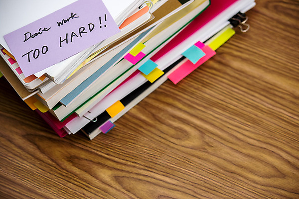 포토 JPG 해외이미지 비즈니스 텍스트 휴식 사람없음 책 단어 쌓기 정보 메시지 책상 오브젝트 보고서 파일 폴더 프로젝트 해외202004 해외포토 문자 가구 컨셉 모션 파일형식 이미지허브