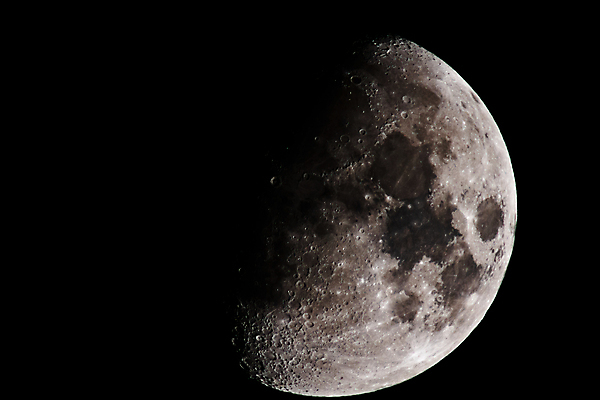 포토 JPG 해외이미지 사람없음 야외 회색 달 야간 해외202004 해외포토 자연요소 컬러 파일형식 이미지허브