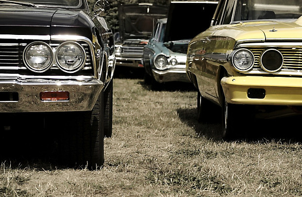 포토 JPG 해외이미지 스포츠 곡선 교통시설 자동차 하늘 사람없음 노란색 금속 검은색 운전 골동품 램프 바퀴 클래식 고급 복고 각도 짐차 세피아 옛날 해외202004 해외포토 선 육상교통 컬러 교통 컨셉 모션 재질 조명 촬영기법 시설 파일형식 이미지허브