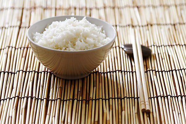 포토 JPG 해외이미지 문화 선 음식 젓가락 밥 건강 동양인 사람없음 일본 식사 저녁식사 중국 흰색 사발 먹기 대나무 테이크아웃 내추럴 녹말 해외202004 해외포토 나무 아시아 컬러 모션 수저 인종 사기그릇 파일형식 이미지허브