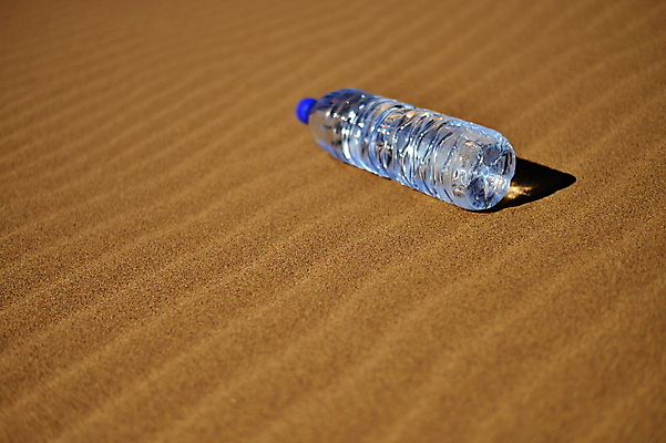 포토 JPG 해외이미지 1 아시아 음료 모래 여행 백그라운드 패턴 자연 건조 풍경 사람없음 야외 물 갈색 노란색 맑음 침묵 장비 사막 뜨거움 수분 플라스틱 갈증 땅 플라스크 오브젝트 먼지 진흙 사하라 내추럴 고립 해외202004 해외포토 자연요소 나라 컬러 무늬 아프리카 재질 날씨 실험기구 소리 생태계 파일형식 이미지허브