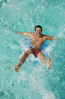 포토 JPG 해외이미지 주간 전신 남자 수영복 여유 수영장 한명 성인 야외 앞모습 여름휴가 바캉스 시원함 근육질 성인남자한명만 해외202004 해외포토 자연요소 1 옷 감정 뷰포인트 근육 휴가 사람 몸매 남자한명만 성인남자만 파일형식 여름_계절 이미지허브