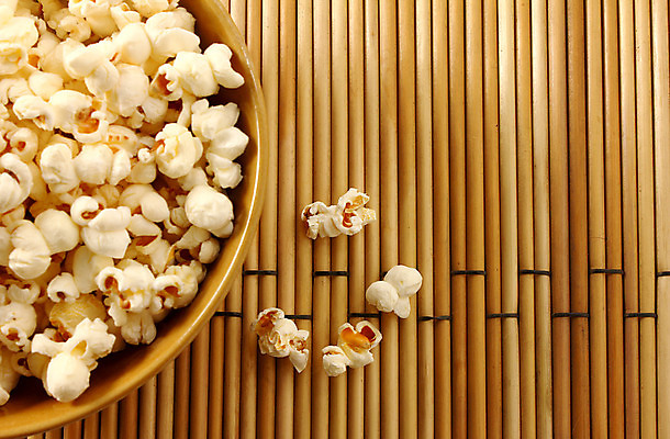 포토 JPG 해외이미지 접시 길 음식 백그라운드 다이어트 상상 건강 옥수수 사람없음 컵 노란색 텔레비전 침묵 흰색 사발 닫기 맛 컨테이너 자르기 극장 수집 먹기 필름 영화 알맹이 팝콘 소금 시럽 버터 내추럴 판지 고립 사일로 짠맛 팝 캐러멜 해외202004 해외포토 식기 산업 컬러 컨셉 모션 문화예술 디저트 곡류 전자제품 소리 사기그릇 파일형식 이미지허브