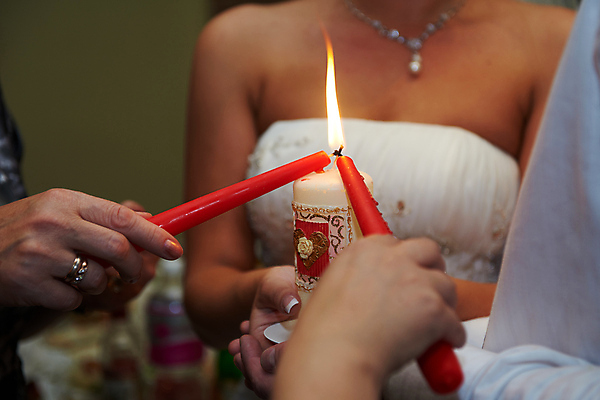 포토 JPG 해외이미지 손 커플 드레스 여자 남자 꽃 분홍색 꽃다발 결혼 신혼부부 유리 탁자 결혼식 넥타이 불꽃 함께함 사랑 한명 사람 초록색 장미 유행 와인 식사 저녁식사 흰색 축하 잡기 아내 황금 보석 먹기 다이아몬드 신성 점심식사 정중 해외202004 해외포토 식물 1 부부 잡화 옷 감정 컬러 가구 컨셉 관계 모션 재질 불 주류 이벤트 신체부위 광석 신혼 파일형식 이미지허브